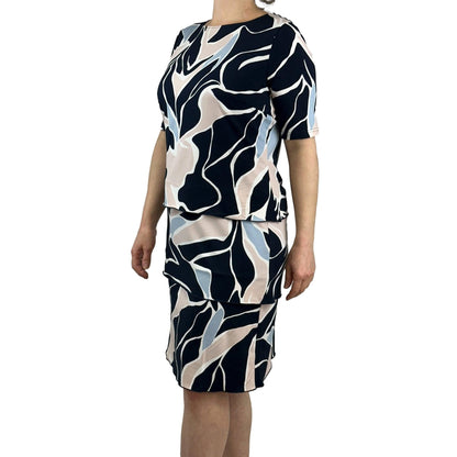 Kleid mit Stufen und Allover-Print. Mode von Betty Barclay