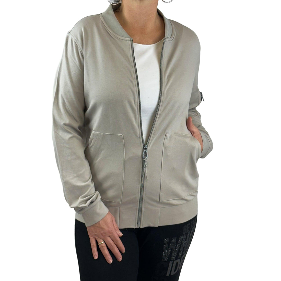 Sweatjacke im Collage-Stil. Mode von Cecil. Seidel Moden Onlineshop