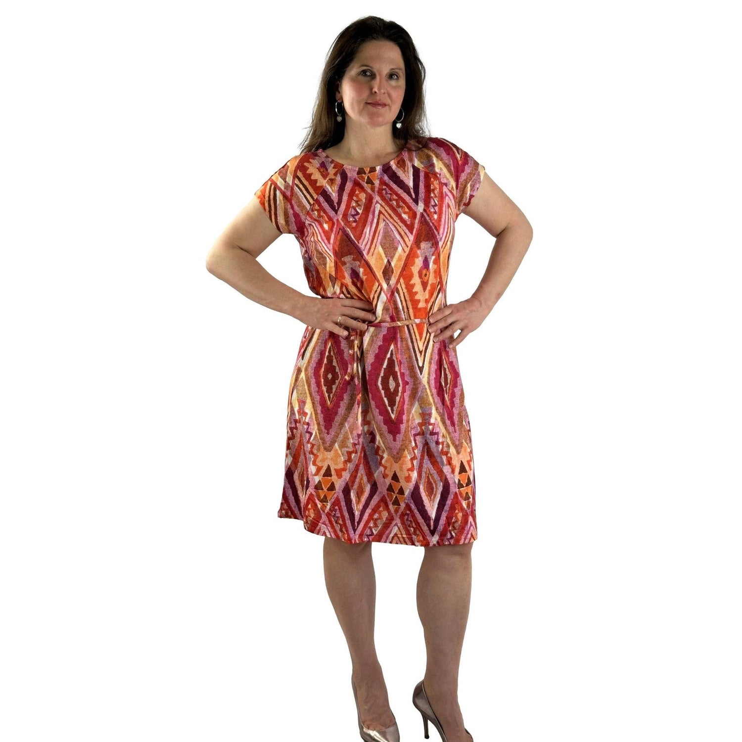 Dress with all-over print. Fashion by Monari