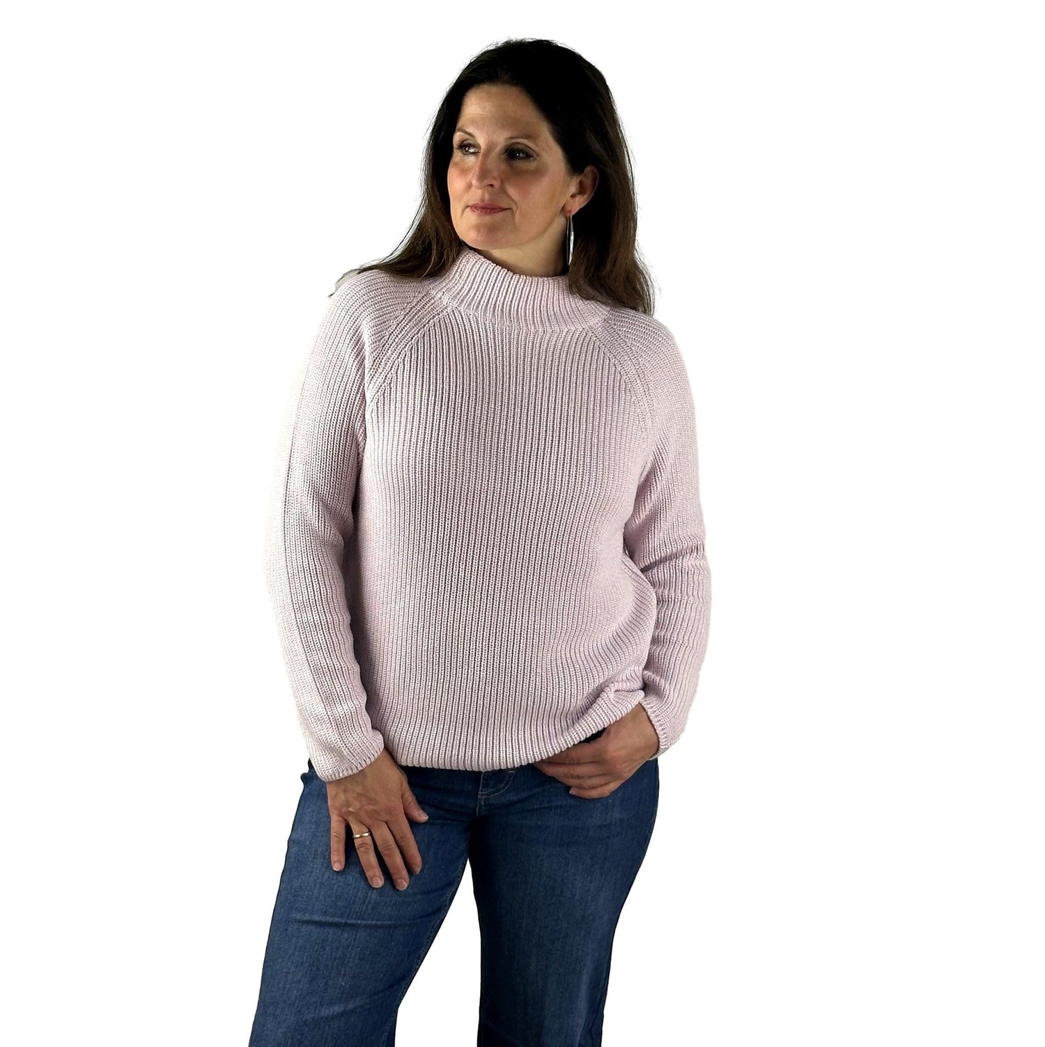 Pullover mit angeschnittenem Kragen. Mode von Monari