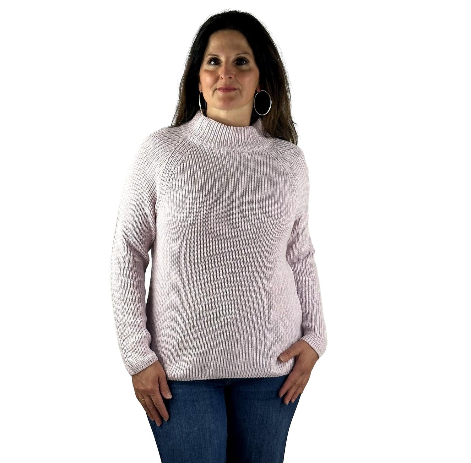 Pullover mit angeschnittenem Kragen. Mode von Monari