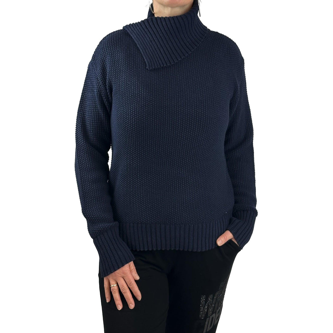 Pullover mit assymetrischen Kragen. Mode von Monari. Seidel Moden Onlineshop