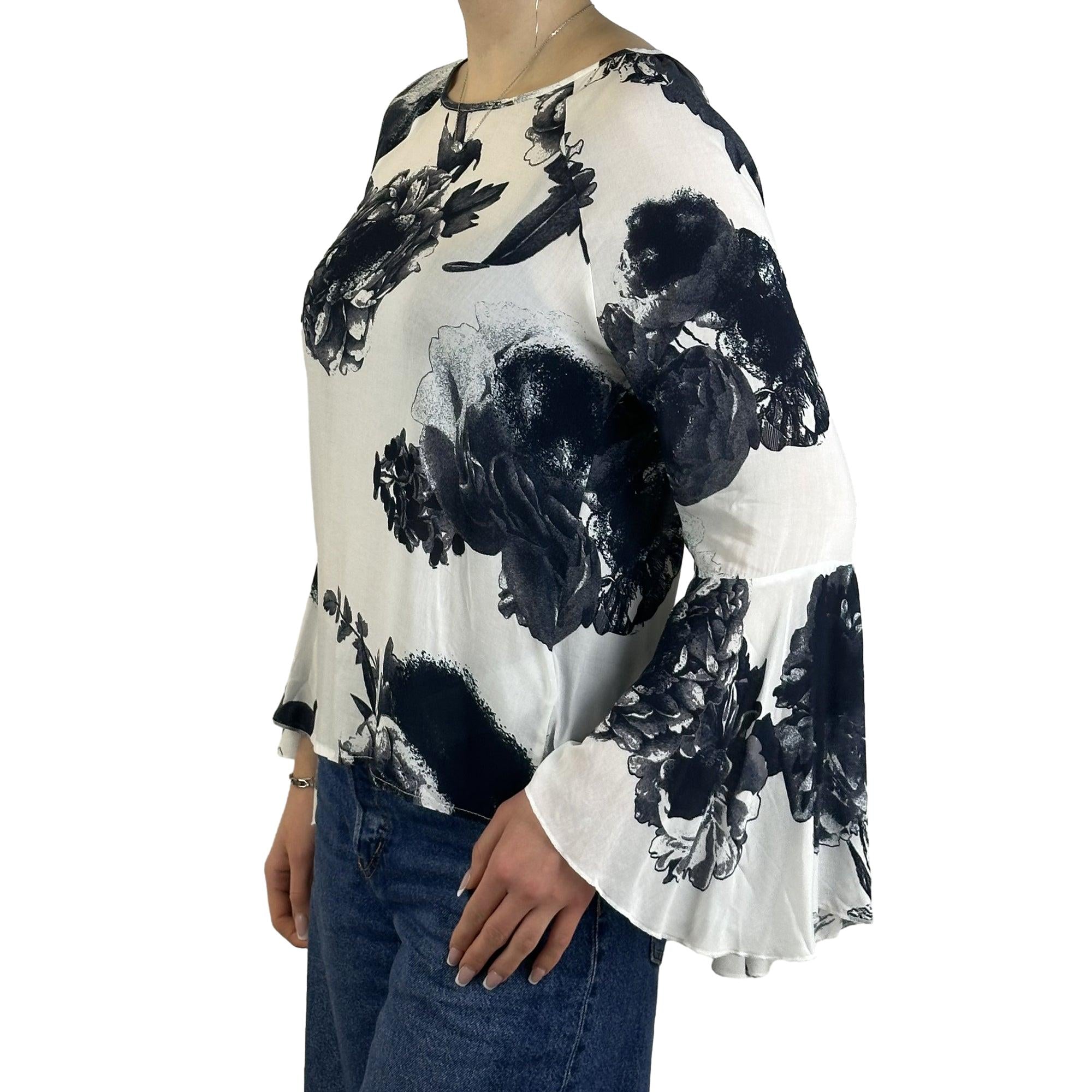 Schluse mit floralem Print. Mode von Monari. Seidel Moden Onlineshop