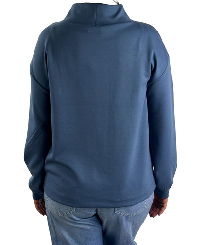 Sweatshirt mit angeschnittenem Kragen. Mode von Monari