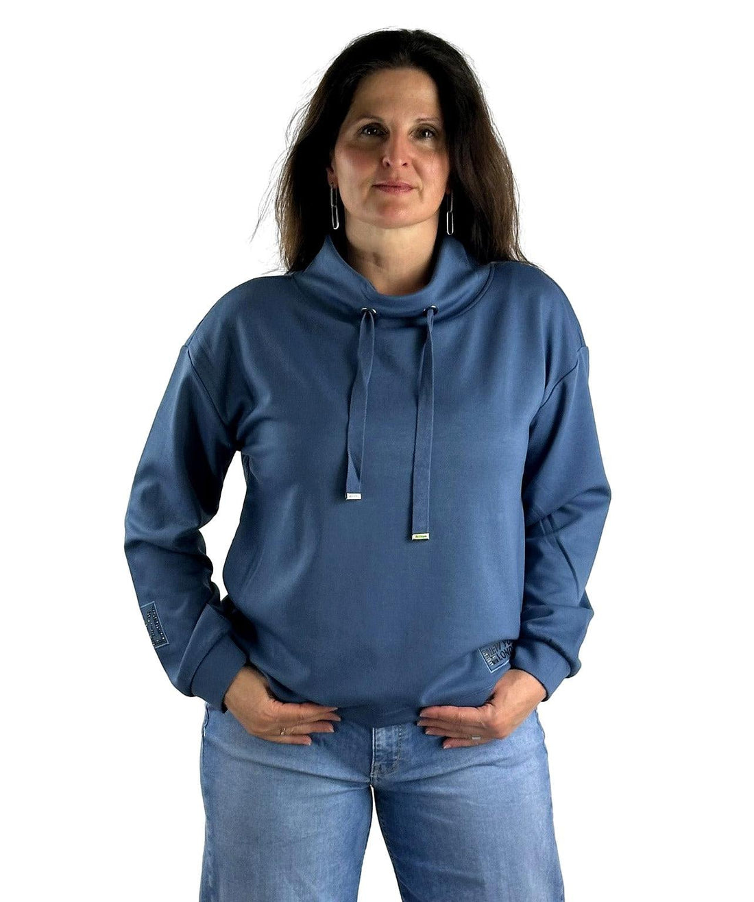 Sweatshirt mit angeschnittenem Kragen. Mode von Monari